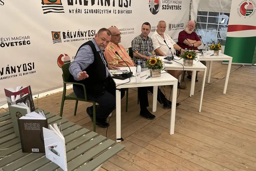 Tusványos – Igény van a minőségi írásokra A Székelyföldi Magyar Újságírók Egyesülete (SZMÚE) bemutatkozott a Tusványoson